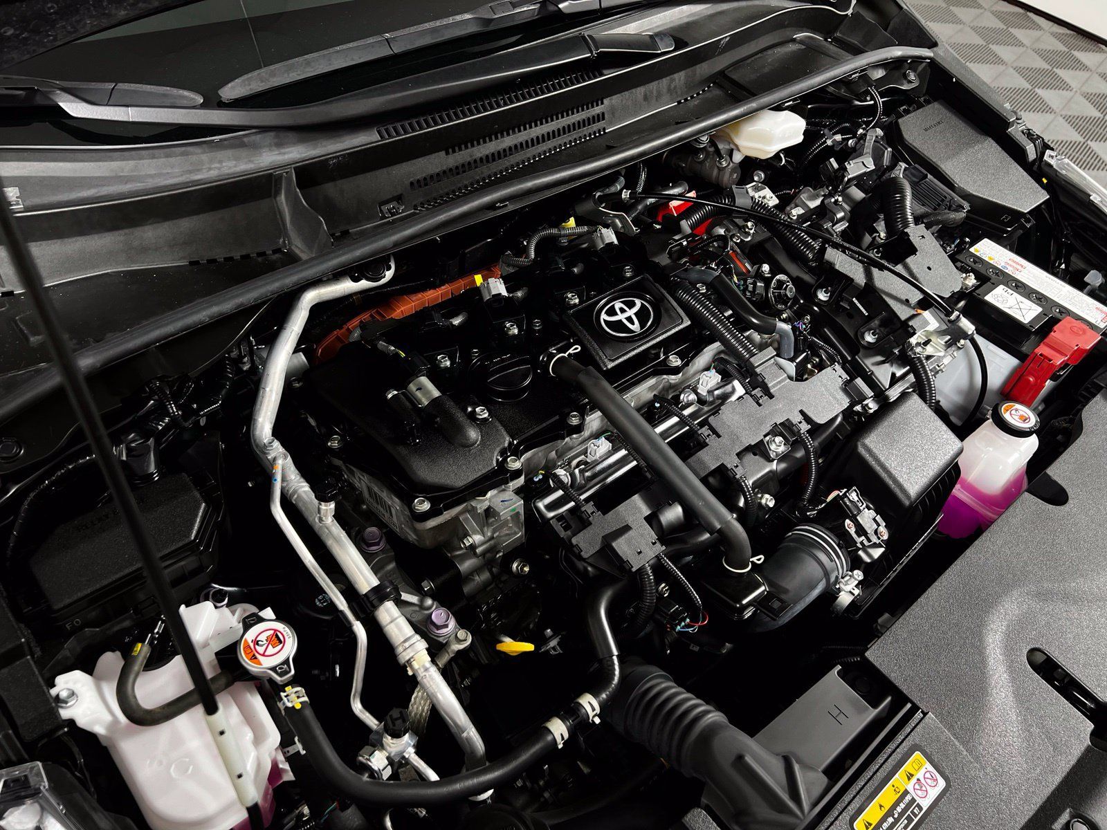 Used 2025 Toyota Corolla LE FWD image 10