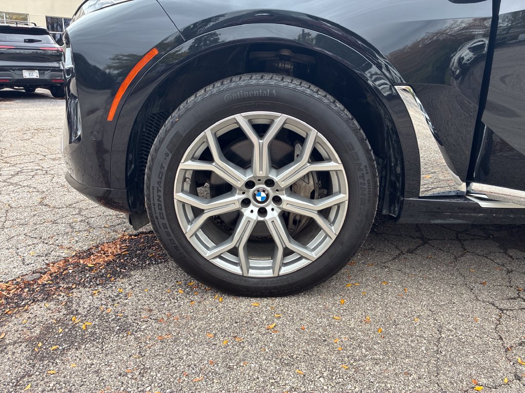 Used 2023 BMW X7 xDrive40i AWD/4WD image 27