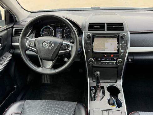 Used 2015 Toyota Camry SE w/ Moonroof Package FWD image 12
