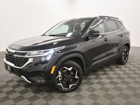 Certified 2024 Kia Seltos EX image 2