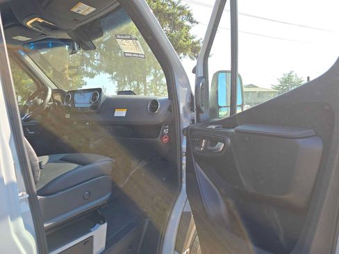 Used 2026 Mercedes-Benz Sprinter 2500 image 10