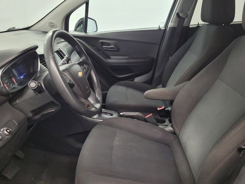 Used 2020 Chevrolet Trax LS w/ Tint and Cruise Package FWD image 17