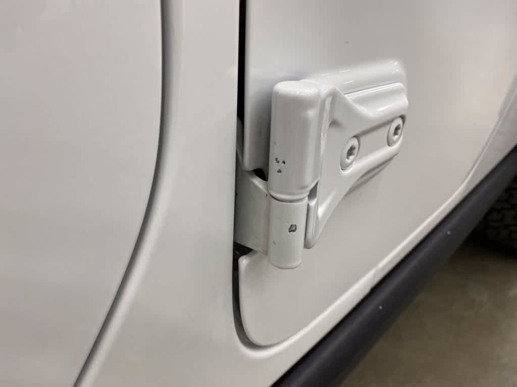 Used 2026 Jeep Gladiator Mojave AWD/4WD image 33