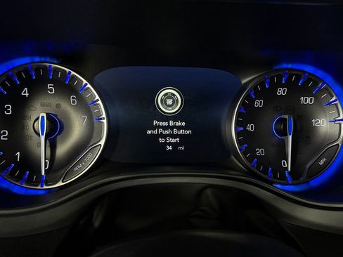 Used 2026 Chrysler Pacifica Limited FWD image 14