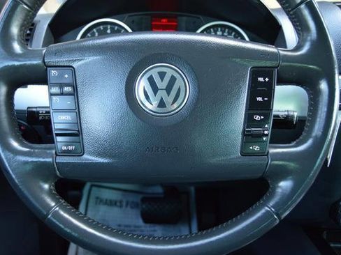 Used 2009 Volkswagen Touareg VR6 image 7