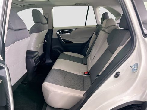 Used 2025 Toyota RAV4 XLE w/ Convenience Package FWD image 19