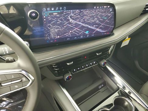 New 2026 Chevrolet Suburban LS image 17