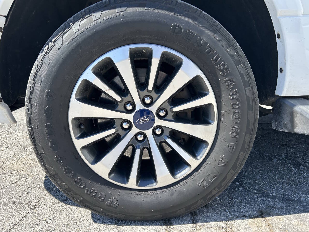 Used 2015 Ford Expedition EL XLT w/ Equipment Group 201A AWD/4WD image 15