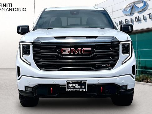 Used 2024 GMC Sierra 1500 AT4 w/ Technology Package AWD/4WD image 4