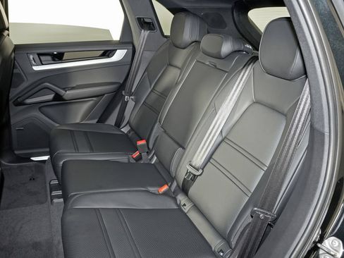 New 2026 Porsche Cayenne S AWD/4WD image 34