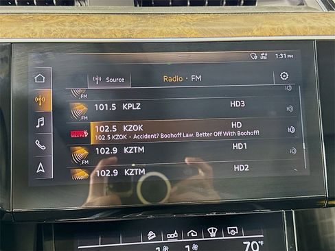 Used 2019 Audi e-tron Prestige w/ Prestige Package image 39