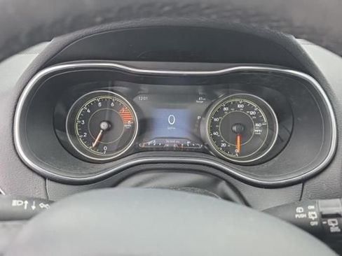 Used 2022 Jeep Cherokee Limited image 16