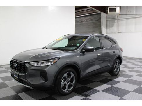 Used 2025 Ford Escape ST-Line image 7