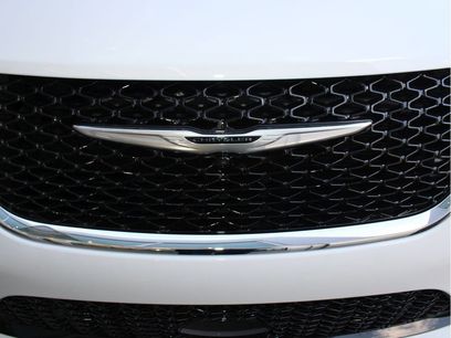 New 2026 Chrysler Pacifica Select