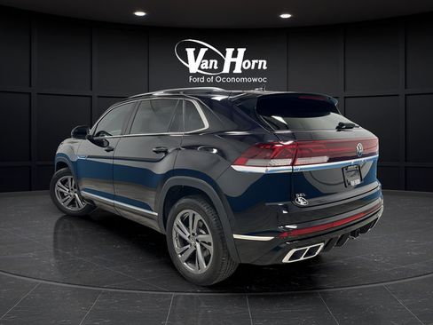 Used 2024 Volkswagen Atlas Cross Sport SEL R-Line AWD/4WD image 5
