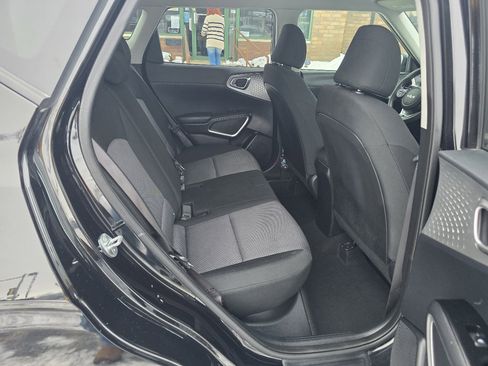 Used 2023 Kia Soul LX image 16