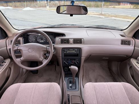 Used 1998 Toyota Camry LE image 15