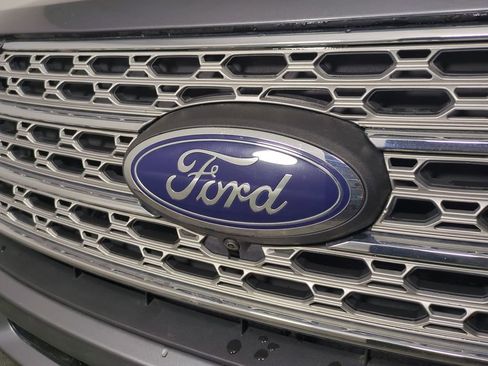 Used 2024 Ford Explorer Limited image 13