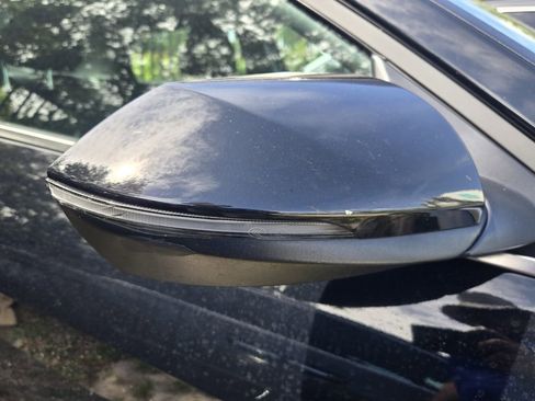 Used 2023 Hyundai Elantra Limited image 6