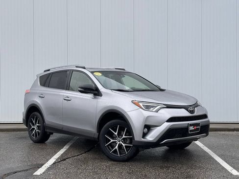 Used 2018 Toyota RAV4 SE w/ Power Extra Value Package AWD/4WD image 7