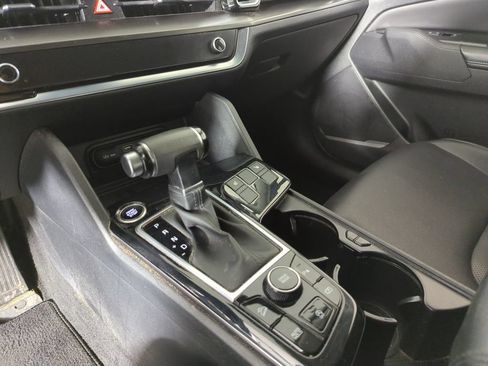 Used 2024 Kia Sportage EX FWD image 19