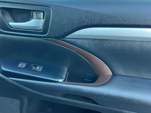 Used 2015 Toyota Highlander XLE image 20