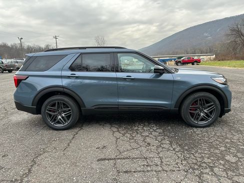New 2026 Ford Explorer ST-Line w/ ST-Line Street Pack image 8