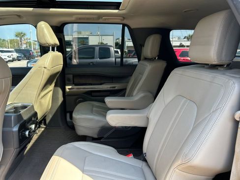 Used 2021 Ford Expedition Max Limited image 12