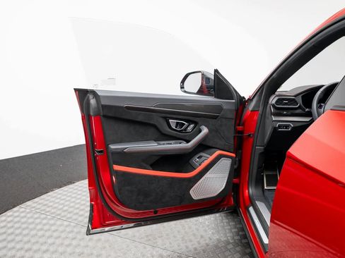 Used 2024 Lamborghini Urus Performante image 23