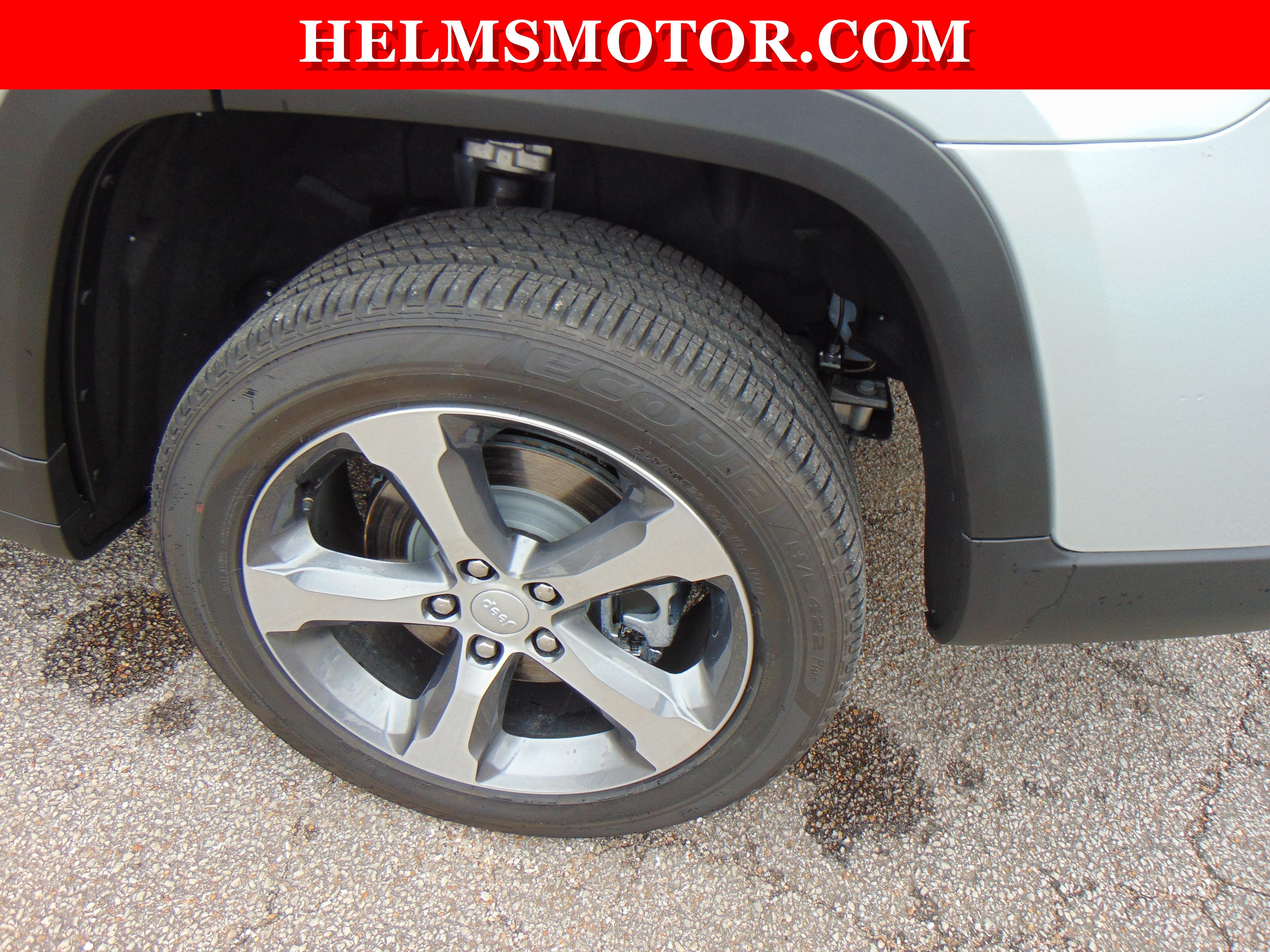 Used 2025 Jeep Grand Cherokee L Limited RWD image 16