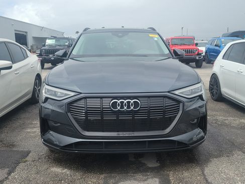 Used 2021 Audi e-tron Premium w/ Convenience Plus Package image 2