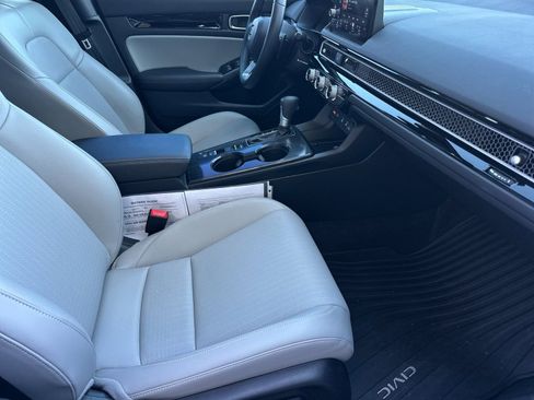 Used 2025 Honda Civic Sport Touring image 14