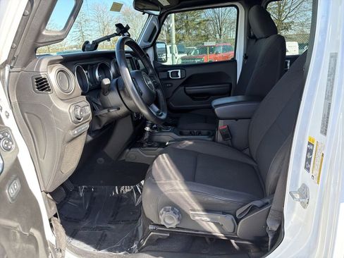 Used 2023 Jeep Wrangler Unlimited w/ Cold Weather Group image 12