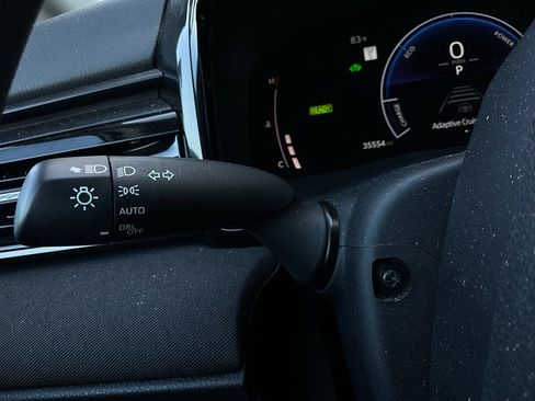 Used 2025 Toyota Camry LE image 34