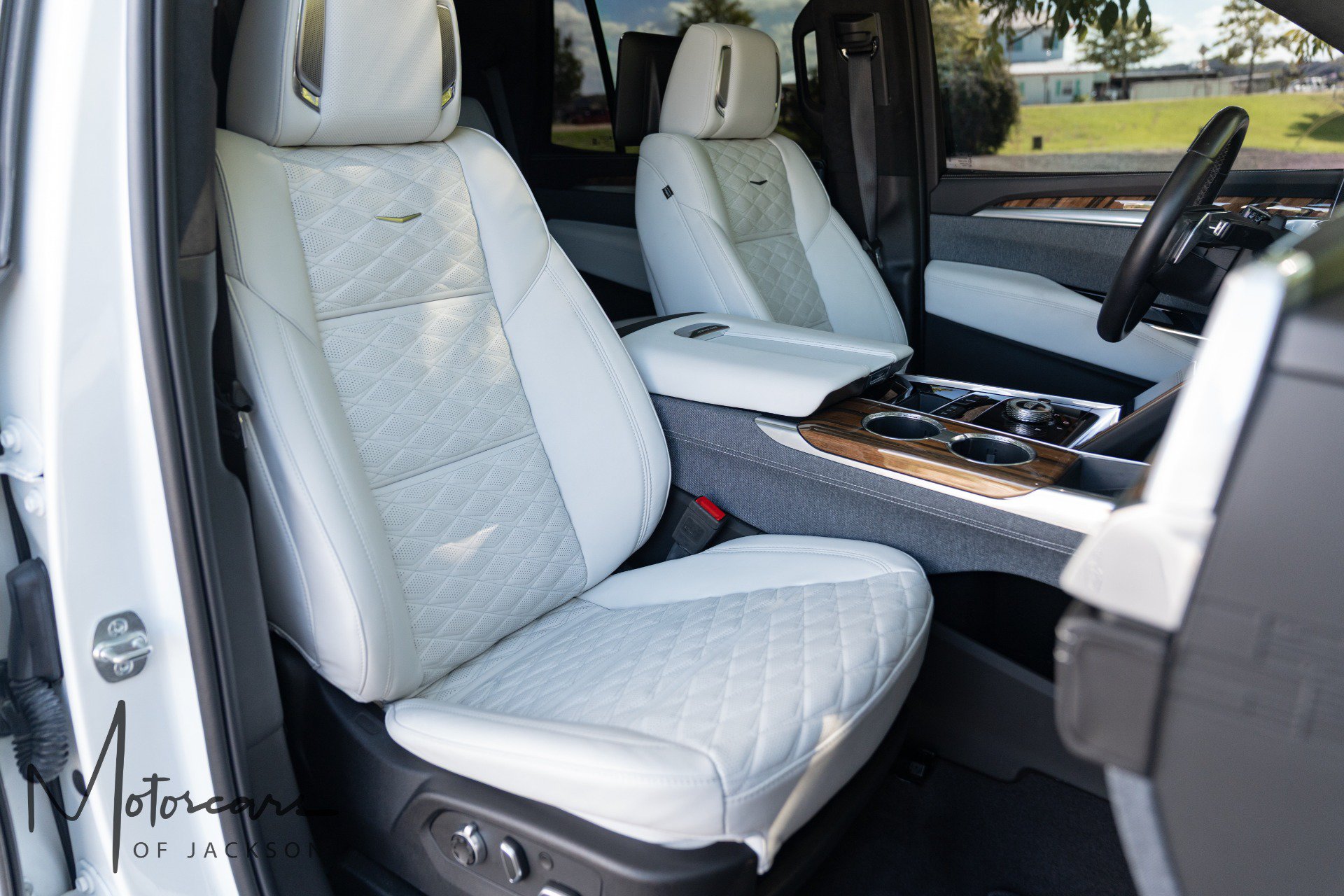 Used 2025 Cadillac Escalade Sport Platinum RWD image 13