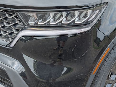 Certified 2023 Kia Sorento S w/ Panoramic Sunroof Package AWD/4WD image 16
