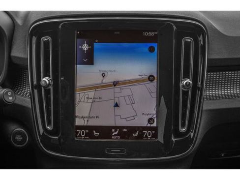 Used 2020 Volvo XC40 T4 R-Design FWD image 16