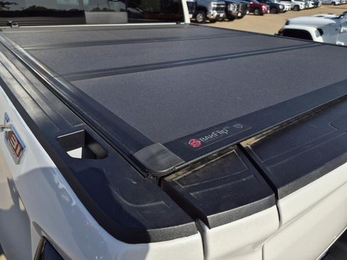 Certified 2024 GMC Sierra 1500 SLT AWD/4WD image 10