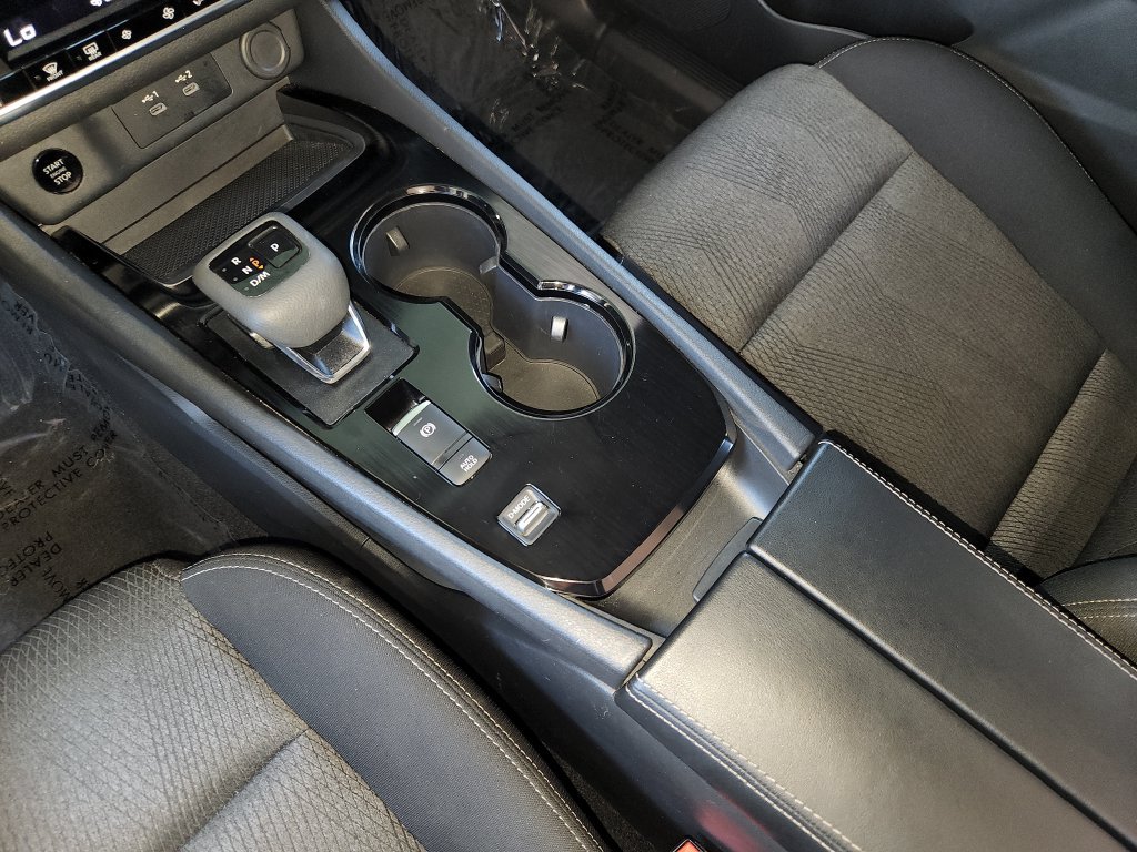Used 2025 Nissan Rogue SV FWD image 22