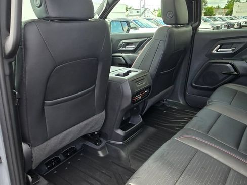 Certified 2025 Chevrolet Silverado EV RST AWD/4WD image 22
