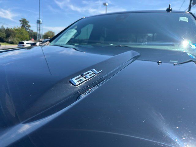 Used 2019 Chevrolet Silverado 1500 High Country w/ Technology Package AWD/4WD image 13