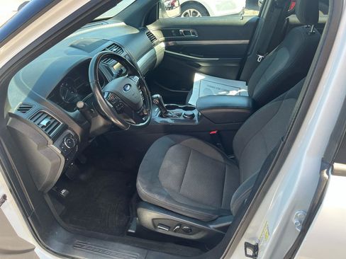 Used 2018 Ford Explorer XLT w/ Equipment Group 201A image 23