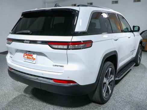 Used 2023 Jeep Grand Cherokee Limited w/ Trailer Tow Prep Group (B) AWD/4WD image 7