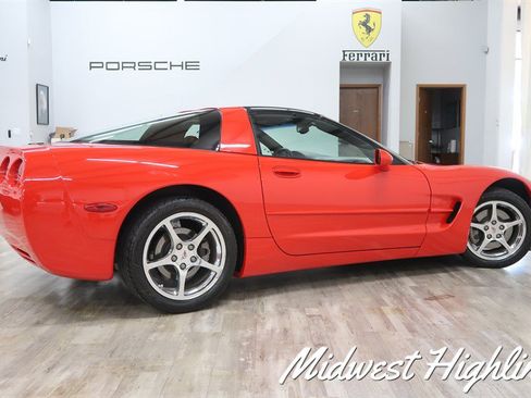 Used 2002 Chevrolet Corvette Coupe w/ Preferred Equipment Group2 RWD image 6