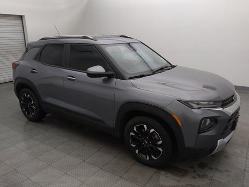 Used 2021 Chevrolet TrailBlazer LT w/ Sun and Liftgate Package FWD image 11