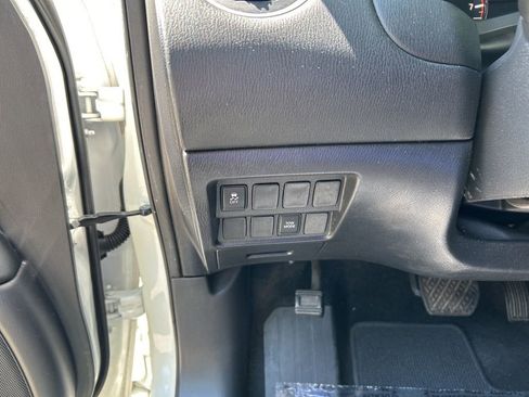 Used 2017 Nissan Pathfinder SV FWD image 24