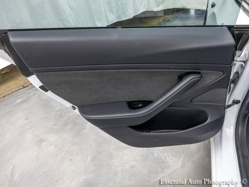 Used 2019 Tesla Model 3 Standard Range Plus image 37