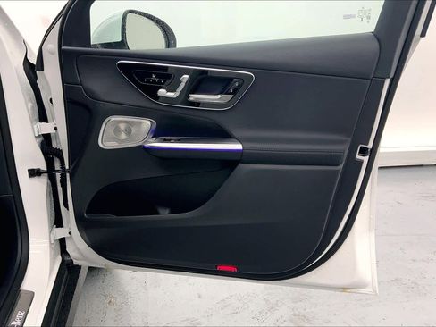 New 2026 Mercedes-Benz GLC 300 image 11
