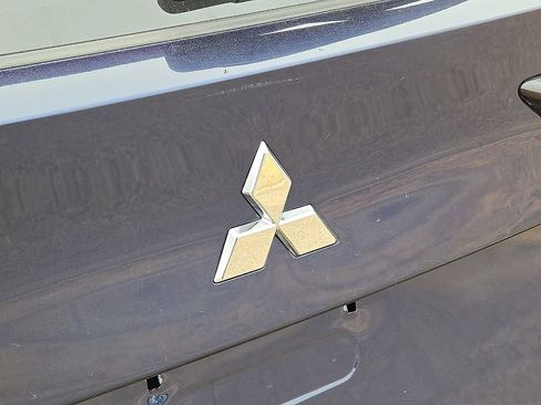 Used 2024 Mitsubishi Outlander SE image 12