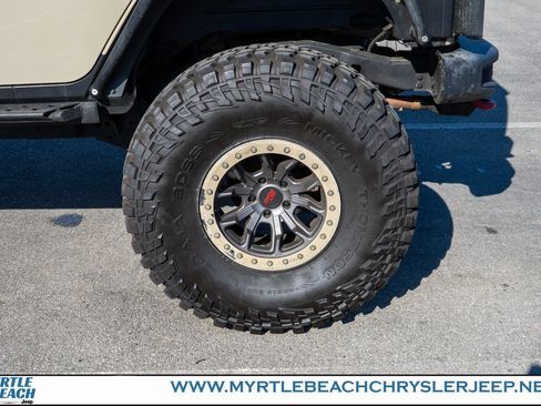 Used 2017 Jeep Wrangler Unlimited Rubicon image 13